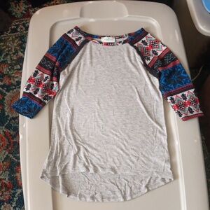 Threads Studio gray tee with southwestern print sleeves